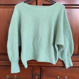 Green balloon sleeve sweater